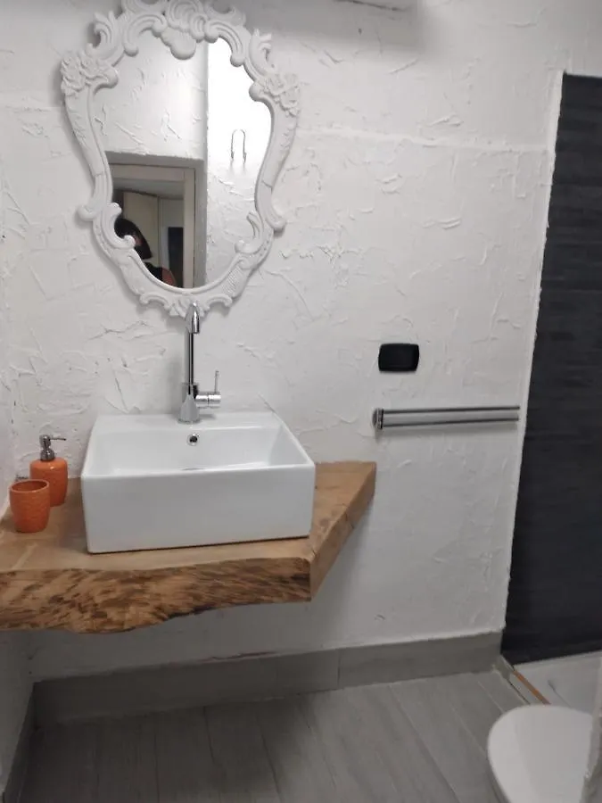 Lanzo In Corte Appartamento Lanzo dʼIntelvi 0*,  Ιταλία
